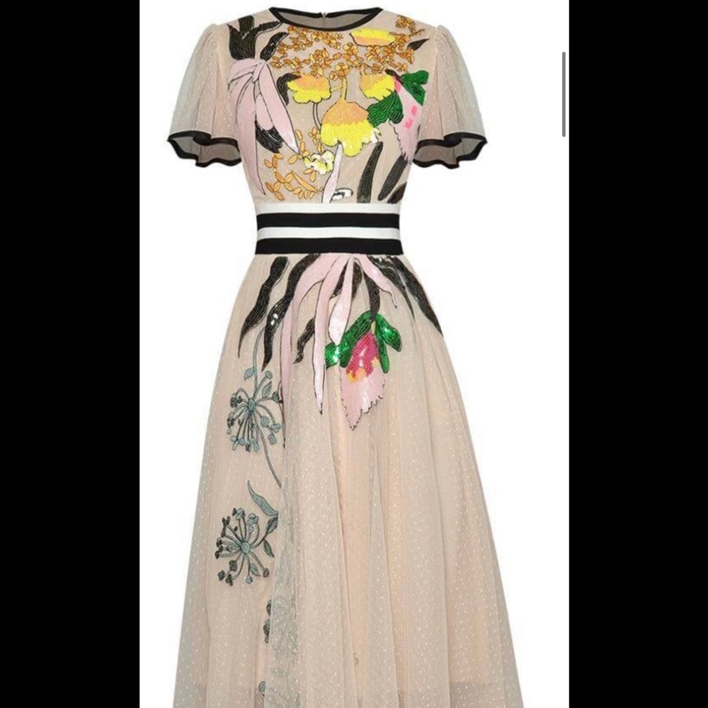 Never worn - beautiful dress !